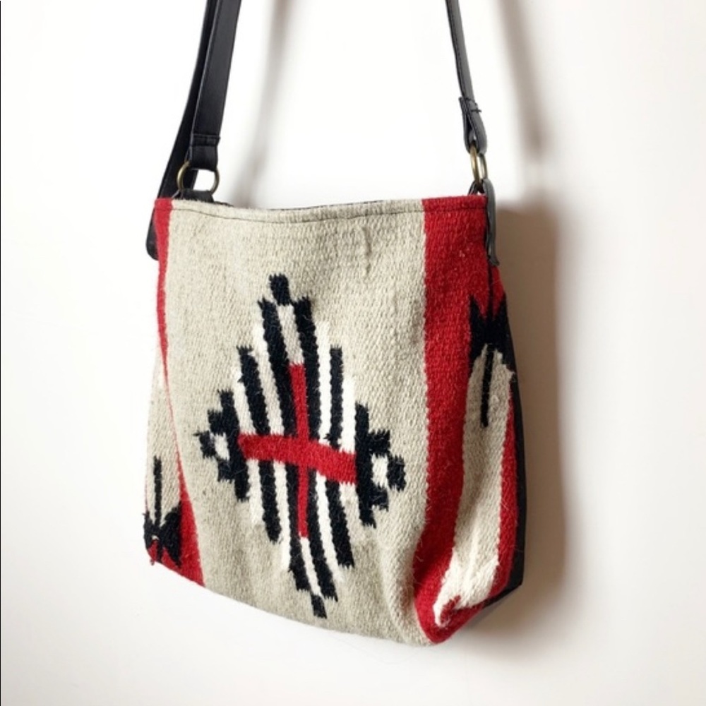 Forever 21 ~ Pendleton style “Carpet” Bag Purse w/black belt leather like strap!
